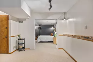 9909 Oakland Ave S, Bloomington, MN 55420 - Photo 40