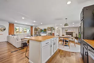 9909 Oakland Ave S, Bloomington, MN 55420 - Photo 8