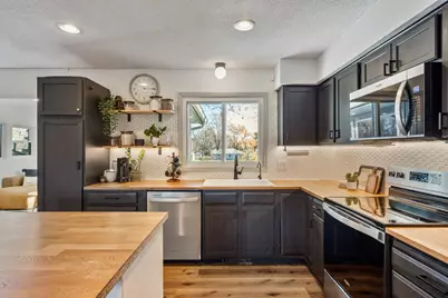 9909 Oakland Avenue S, Bloomington, MN 55420 - Photo 12