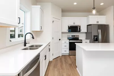 1600 5th Avenue NE, Dilworth, MN 56529 - Photo 4