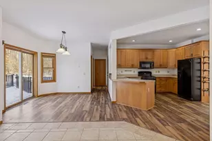 856 Polen Dr, Hudson, WI 54016 - Photo 8