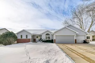 19199 Encore Ct, Farmington, MN 55024 - Photo 2