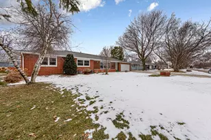 421 McIndoe St, Owatonna, MN 55060 - Photo 4