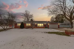 421 McIndoe St, Owatonna, MN 55060 - Photo 1