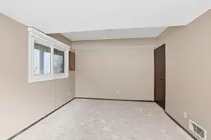 1633 W 140th St, Burnsville, MN 55337 - Photo 22