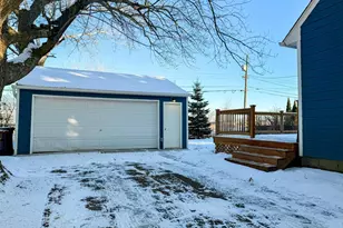 1705 Lark Ave, Maplewood, MN 55109 - Photo 2