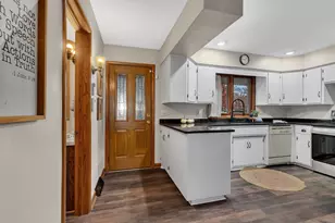 2004 Hillcrest Dr, Saint Cloud, MN 56303 - Photo 6