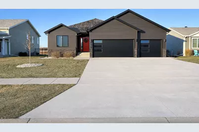 6137 68th Street S, Fargo, ND 58104 - Photo 2