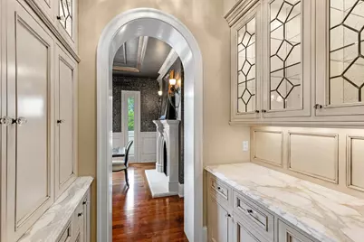 1560 Hunter Drive, Wayzata, MN 55391 - Photo 12