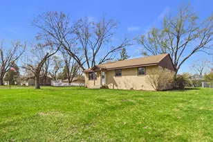9952 95th Ave N, Maple Grove, MN 55369 - Photo 2