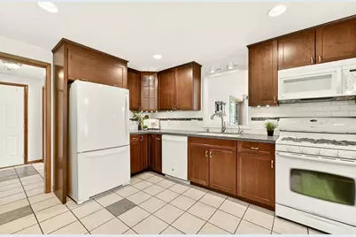 2750 Riverside Lane NE, Rochester, MN 55906 - Photo 14