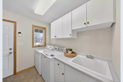 303 9th Street NW, Dodge Center, MN 55927 - Photo 18