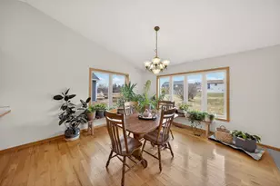 303 9th St NW, Dodge Center, MN 55927 - Photo 4