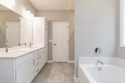 1256 Hadley Hills Drive NE, Rochester, MN 55906 - Photo 10