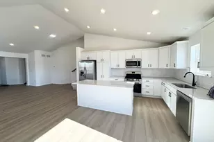 1924 Ironwood Dr, Carver, MN 55315 - Photo 2