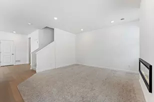 3092 Vanderbie St, Little Canada, MN 55117 - Photo 6