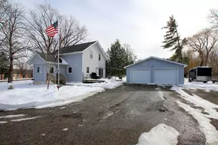 1078 Jefferson St SE, Hutchinson, MN 55350 - Photo 2