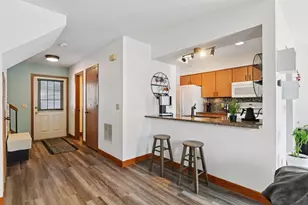 7307 Amber Ln, Eden Prairie, MN 55346 - Photo 6