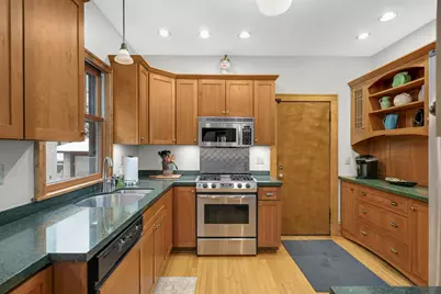 2300 Grand Avenue S, Minneapolis, MN 55405 - Photo 18
