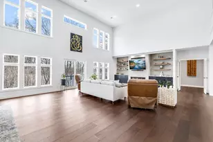 925 Minnesota Ln N, Plymouth, MN 55447 - Photo 10