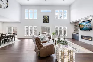 925 Minnesota Ln N, Plymouth, MN 55447 - Photo 8