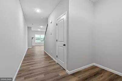 10492 Goodview Avenue S, Cottage Grove, MN 55016 - Photo 2