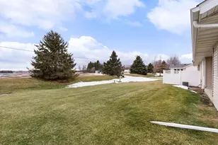 2495 Mossy Creek Dr NE, Owatonna, MN 55060 - Photo 4