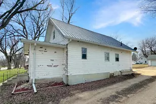 231 Washington Ave N, Balaton, MN 56115 - Photo 2