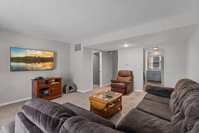 148 21st Street NW, Owatonna, MN 55060 - Photo 4