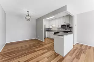 10311 Cedar Lake Rd, Minnetonka, MN 55305 - Photo 4