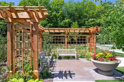 934 Goldfinch Street, Chaska, MN 55318 - Photo 38