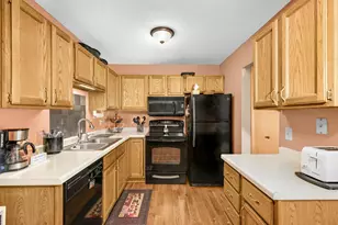 4580 Hayward Rd N, Oakdale, MN 55128 - Photo 6