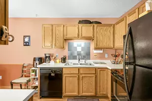 4580 Hayward Rd N, Oakdale, MN 55128 - Photo 8