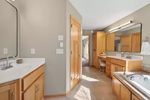 14831 Lac Lavon Dr, Burnsville, MN 55306 - Photo 36