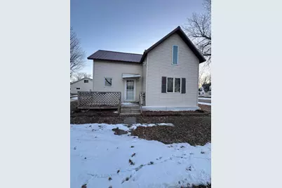 491 3rd Avenue SE, Wells, MN 56097 - Photo 1