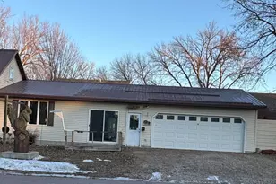 491 3rd Ave SE, Wells, MN 56097 - Photo 2
