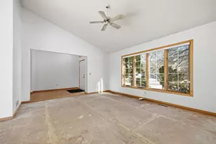 16657 Hutchinson Dr, Lakeville, MN 55044 - Photo 12