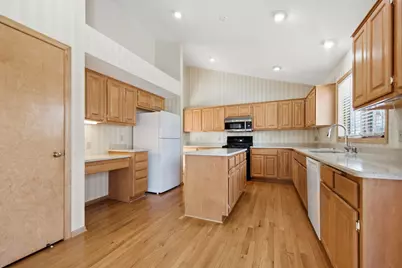 16657 Hutchinson Drive, Lakeville, MN 55044 - Photo 18