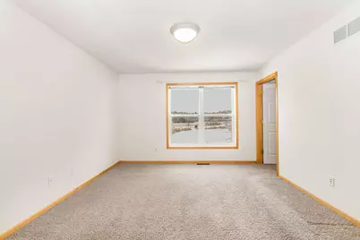 2734 Century Trail, Chanhassen, MN 55317 - Photo 14