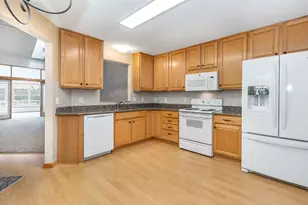 2734 Century Trail, Chanhassen, MN 55317 - Photo 8