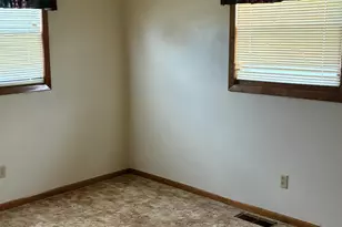 1419 Westmore Ave, Wahpeton,  58075 - Photo 6