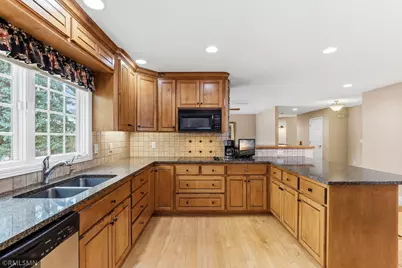 18455 95th Place N, Maple Grove, MN 55311 - Photo 8