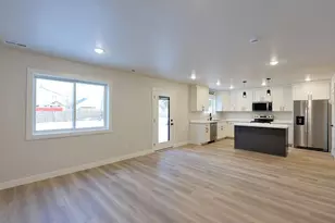 1018 3rd Ave N, Moorhead, MN 56560 - Photo 4