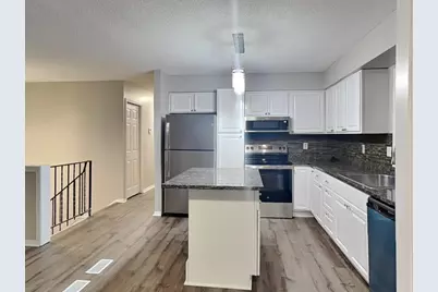 6865 Buckingham Road, Woodbury, MN 55125 - Photo 4