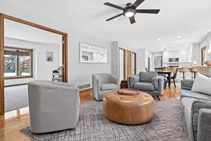 5816 Oxford St N, Shoreview, MN 55126 - Photo 4