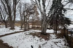 205 Lakeview Dr, Eagle Lake, MN 56024 - Photo 24