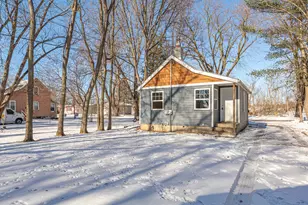 337 14th St NW, Faribault, MN 55021 - Photo 2