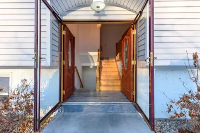 915 Pineview Lane N, Plymouth, MN 55441 - Photo 2