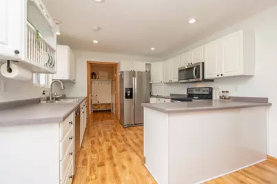 2012 Hillsboro Avenue N, Golden Valley, MN 55427 - Photo 2