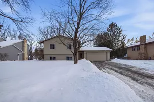 10029 108th Pl N, Maple Grove, MN 55369 - Photo 1